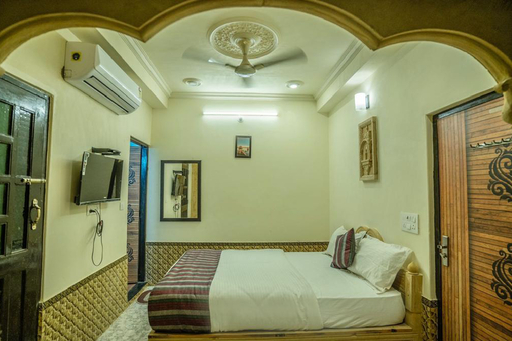 Hotel Golden Rock Jaisalme