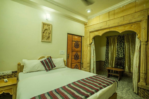 Hotel Golden Rock Jaisalme