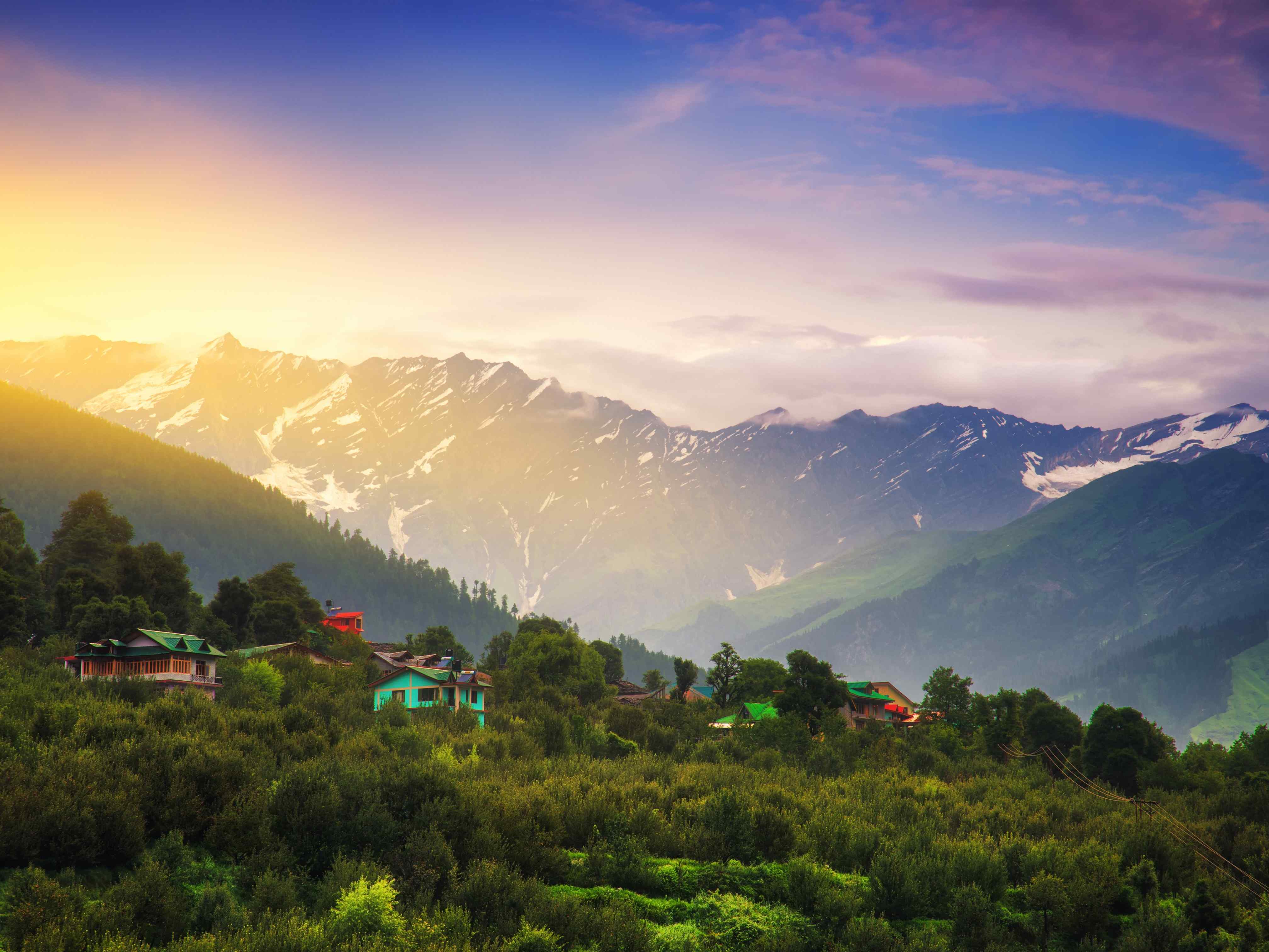 Manali & Lahaul: With Jogini Fall & Sissu Fall Hikes